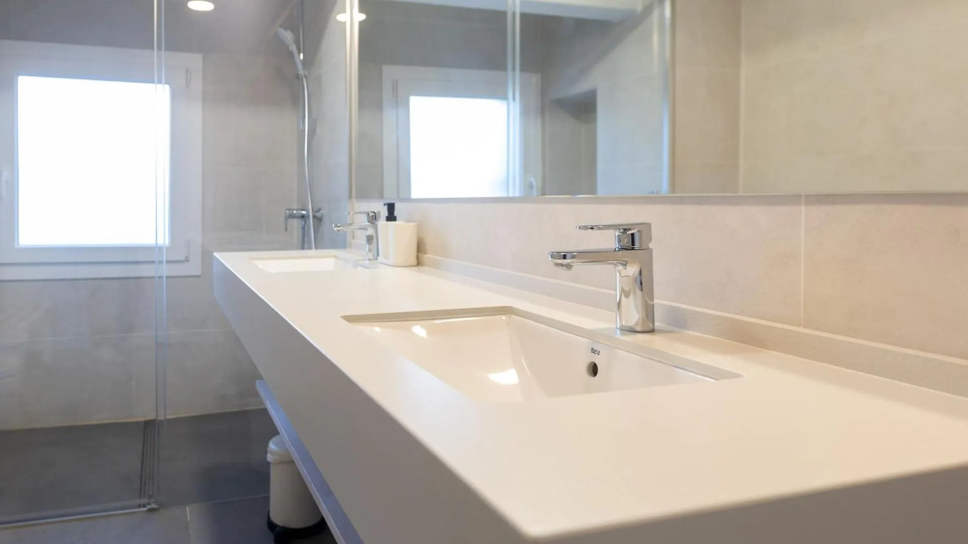 Suitur Beachfront Apartment Roc De Sant Gaieta Roda de Bera Spain