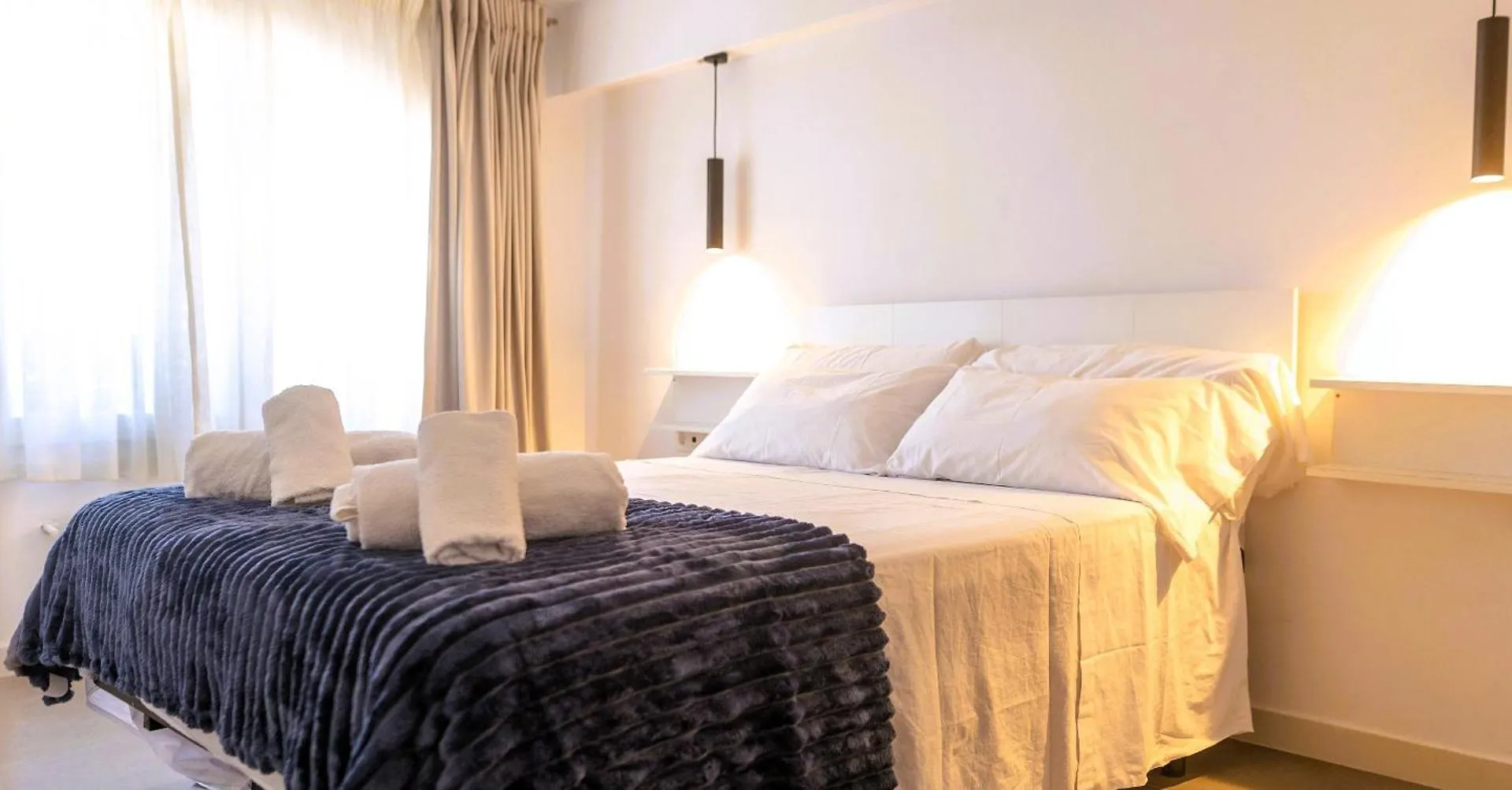 Suitur Beachfront Apartment Roc De Sant Gaieta Roda de Bera 0*,