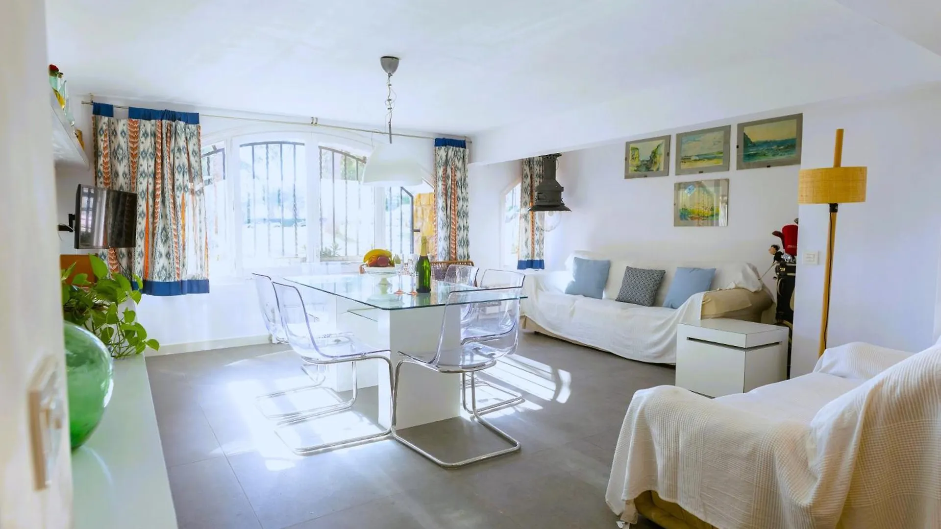 Suitur Beachfront Apartment Roc De Sant Gaieta location
